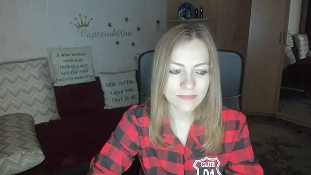 Tiffany Bates online show from 11.08.25