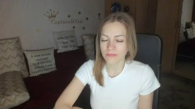 Tiffany Bates online show from 12.05.25