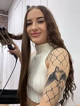 Snapshot of Luna_Olsen chatting on 01.11.26 Luna Olsen online show from 01.11.26