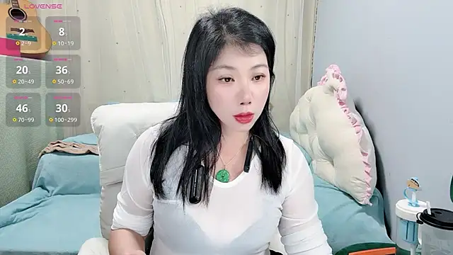 Huanhuan- online show from 10.04.25