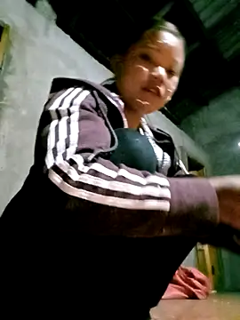 Snapshot of Samyy_xx chatting on 12.16.25 Samyy xx online show from 12.16.25