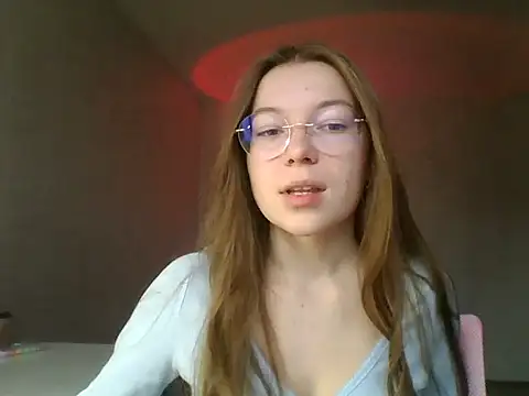 Snapshot of Melirynn chatting on 10.24.25 Melirynn online show from 10.24.25