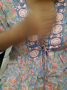 Snapshot of Minakshi_677 chatting on 10.04.25 Minakshi 677 online show from 10.04.25