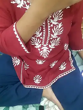 Snapshot of Minakshi_677 chatting on 10.29.25 Minakshi 677 online show from 10.29.25