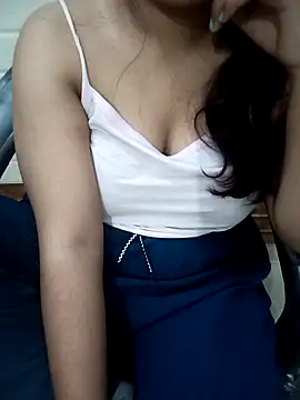 Snapshot of Minakshi_677 chatting on 12.13.25 Minakshi 677 online show from 12.13.25