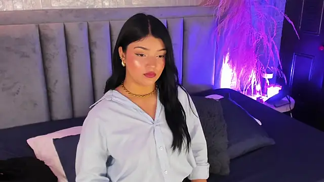 EmmaBlossom online show from 10.26.25