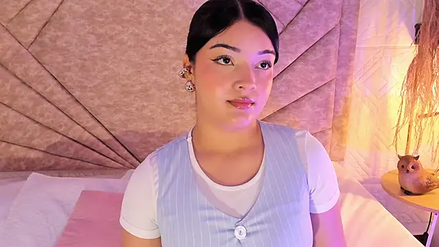 EmmaBlossom online show from 12.01.25