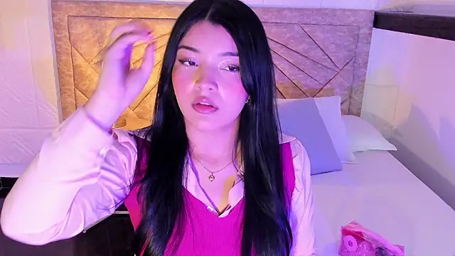 EmmaBlossom online show from 03.07.26