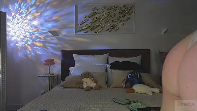 Snapshot of Nicole_Broown_ chatting on 11.21.25 Nicole Broown online show from 11.21.25