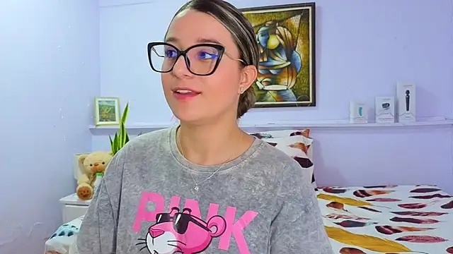 Snapshot of katiaa_lovv chatting on 09.28.25 katiaa lovv online show from 09.28.25