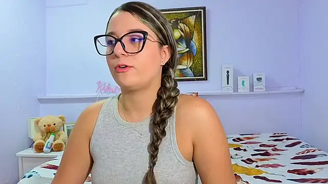 Snapshot of katiaa_lovv chatting on 10.02.25 katiaa lovv online show from 10.02.25