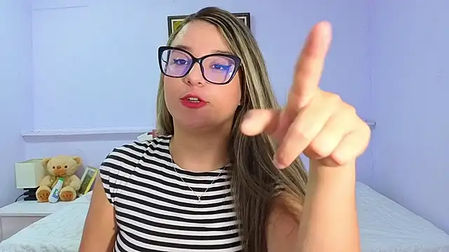 Snapshot of katiaa_lovv chatting on 10.10.25 katiaa lovv online show from 10.10.25