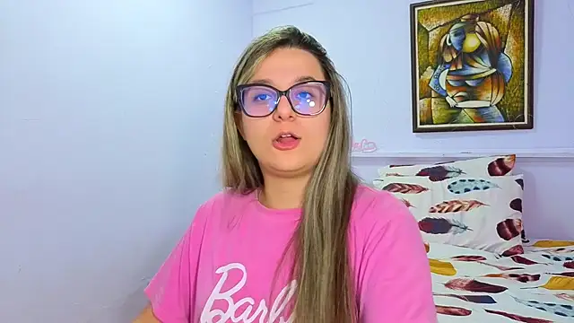 Snapshot of katiaa_lovv chatting on 10.13.25 katiaa lovv online show from 10.13.25