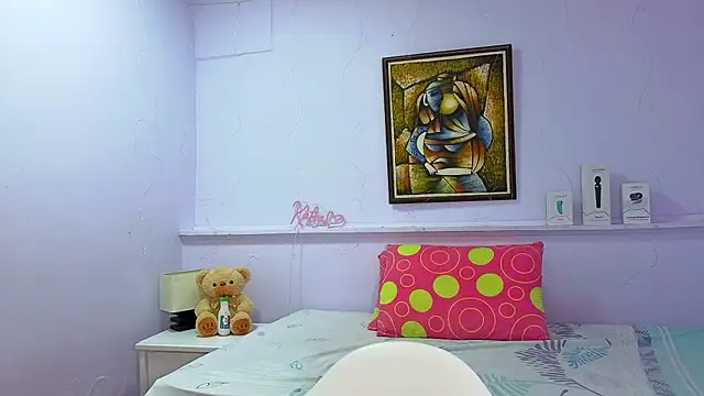 Snapshot of katiaa_lovv chatting on 10.24.25 katiaa lovv online show from 10.24.25