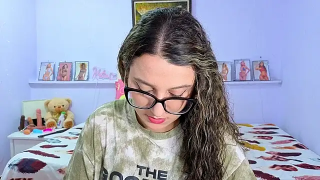 Snapshot of katiaa_lovv chatting on 11.07.25 katiaa lovv online show from 11.07.25