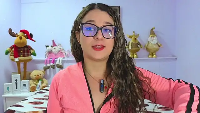 Snapshot of katiaa_lovv chatting on 11.17.25 katiaa lovv online show from 11.17.25