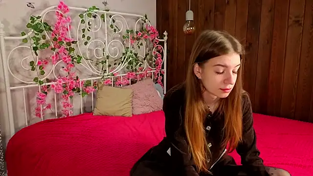 Snapshot of TawanaWalleck chatting on 10.01.25 TawanaWalleck online show from 10.01.25