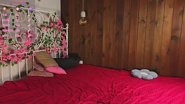 Snapshot of TawanaWalleck chatting on 10.13.25 TawanaWalleck online show from 10.13.25