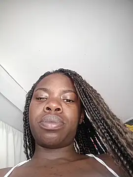 Snapshot of Nahomyyy chatting on 11.23.25 Nahomyyy online show from 11.23.25