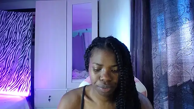 Snapshot of Nahomyyy chatting on 02.28.26 Nahomyyy online show from 02.28.26