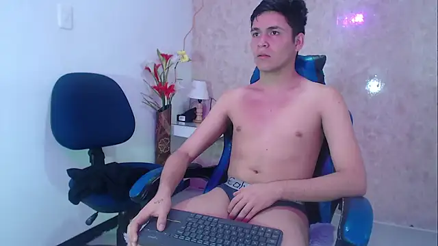 Aaron Foxxx online show from 10.10.25