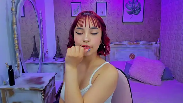 Snapshot of Megane_whitte chatting on 09.30.25 Megane whitte online show from 09.30.25