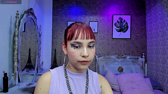 Snapshot of Megane_whitte chatting on 10.05.25 Megane whitte online show from 10.05.25