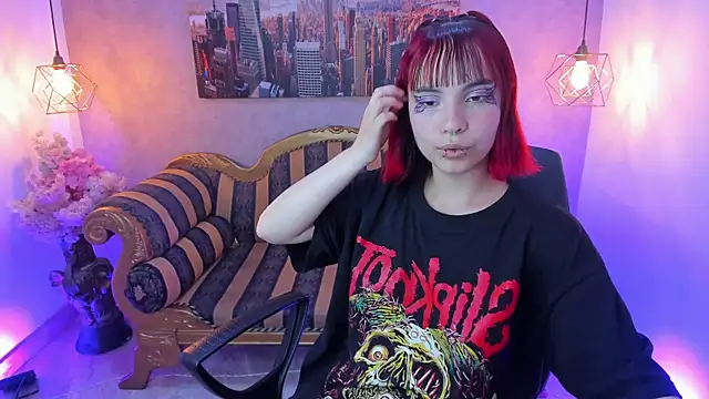 Snapshot of Megane_whitte chatting on 10.26.25 Megane whitte online show from 10.26.25