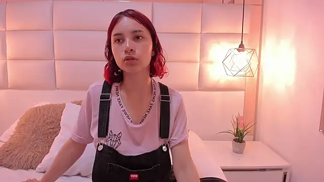 Snapshot of Megane_whitte chatting on 11.16.25 Megane whitte online show from 11.16.25