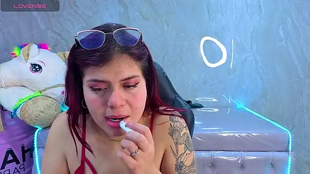 Snapshot of draviana_a_ chatting on 02.07.26 draviana a online show from 02.07.26