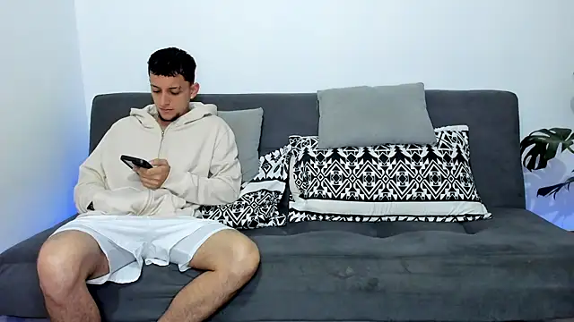 Snapshot of joe_foxx chatting on 11.20.25 joe foxx online show from 11.20.25