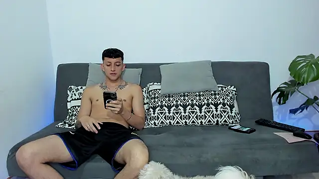 Snapshot of joe_foxx chatting on 02.05.26 joe foxx online show from 02.05.26