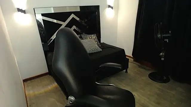 MarianaRojas  online show from 03.07.26