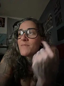 Snapshot of inkdmagz chatting on 10.08.25 inkdmagz online show from 10.08.25