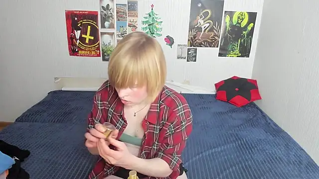 Cattie w  online show from 03.10.26