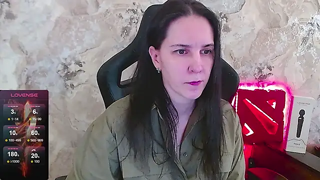 Irwi Tomboy online show from 04.20.26