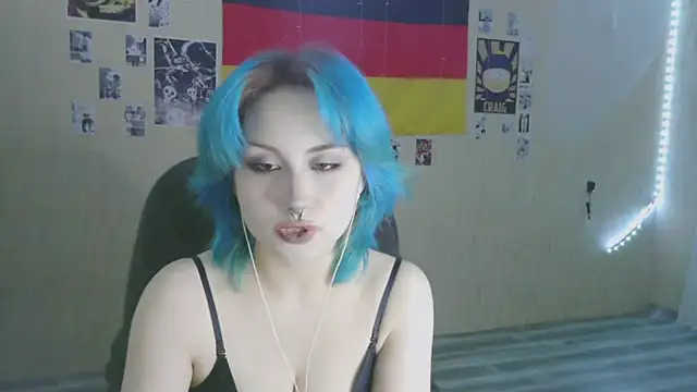 Snapshot of LeisaHopperstad chatting on 01.13.26 LeisaHopperstad online show from 01.13.26