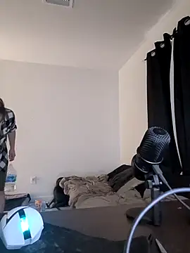 bear8t online show from 11.04.25