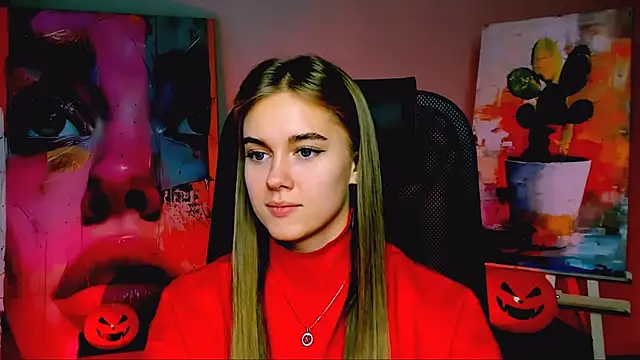 Snapshot of JuneWoods chatting on 10.23.25 JuneWoods online show from 10.23.25