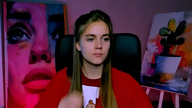 Snapshot of JuneWoods chatting on 11.28.25 JuneWoods online show from 11.28.25