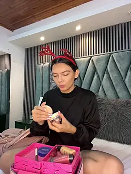 celestebellmont online show from 12.17.25