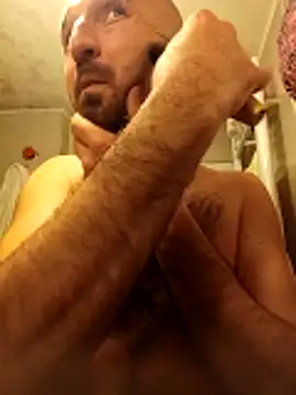 Snapshot of krerem chatting on 02.13.26 krerem online show from 02.13.26