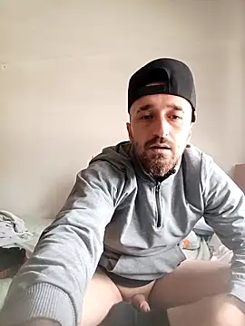 Snapshot of krerem chatting on 02.18.26 krerem online show from 02.18.26