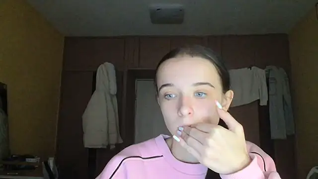 Snapshot of Emilia_Light chatting on 10.27.25 Emilia Light online show from 10.27.25