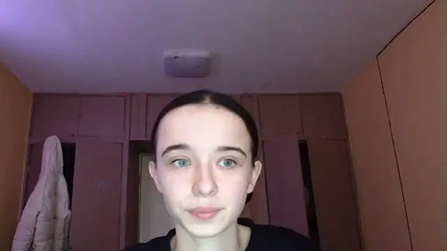 Snapshot of Emilia_Light chatting on 11.22.25 Emilia Light online show from 11.22.25