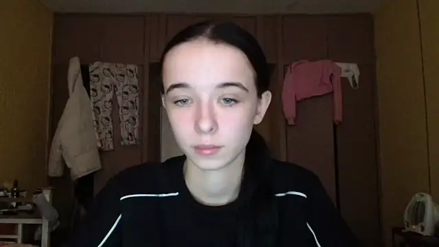 Snapshot of Emilia_Light chatting on 11.23.25 Emilia Light online show from 11.23.25