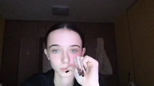 Snapshot of Emilia_Light chatting on 11.28.25 Emilia Light online show from 11.28.25