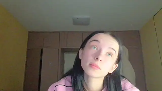 Snapshot of Emilia_Light chatting on 12.03.25 Emilia Light online show from 12.03.25