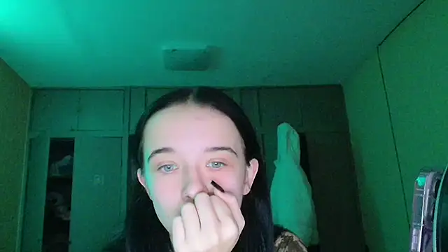 Snapshot of Emilia_Light chatting on 12.05.25 Emilia Light online show from 12.05.25