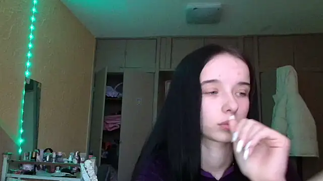 Emilia Light online show from 01.17.26